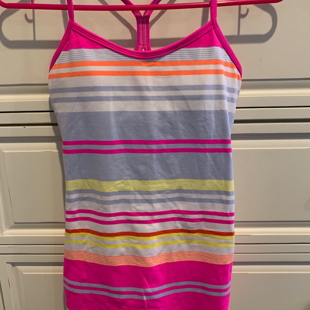 Lululemon Tank Top Power Y in Women size 4